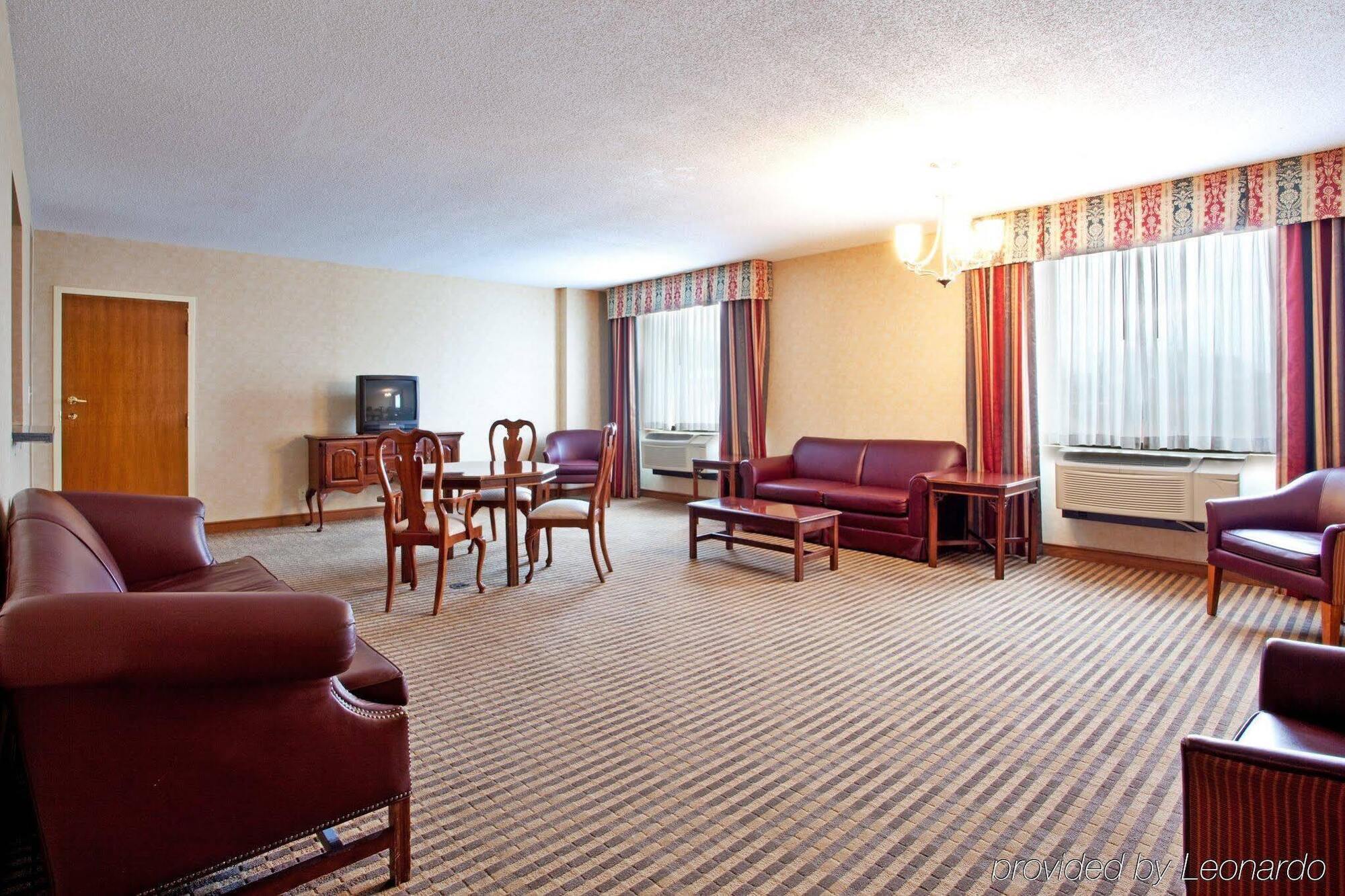 Lynchburg Grand Hotel Buitenkant foto