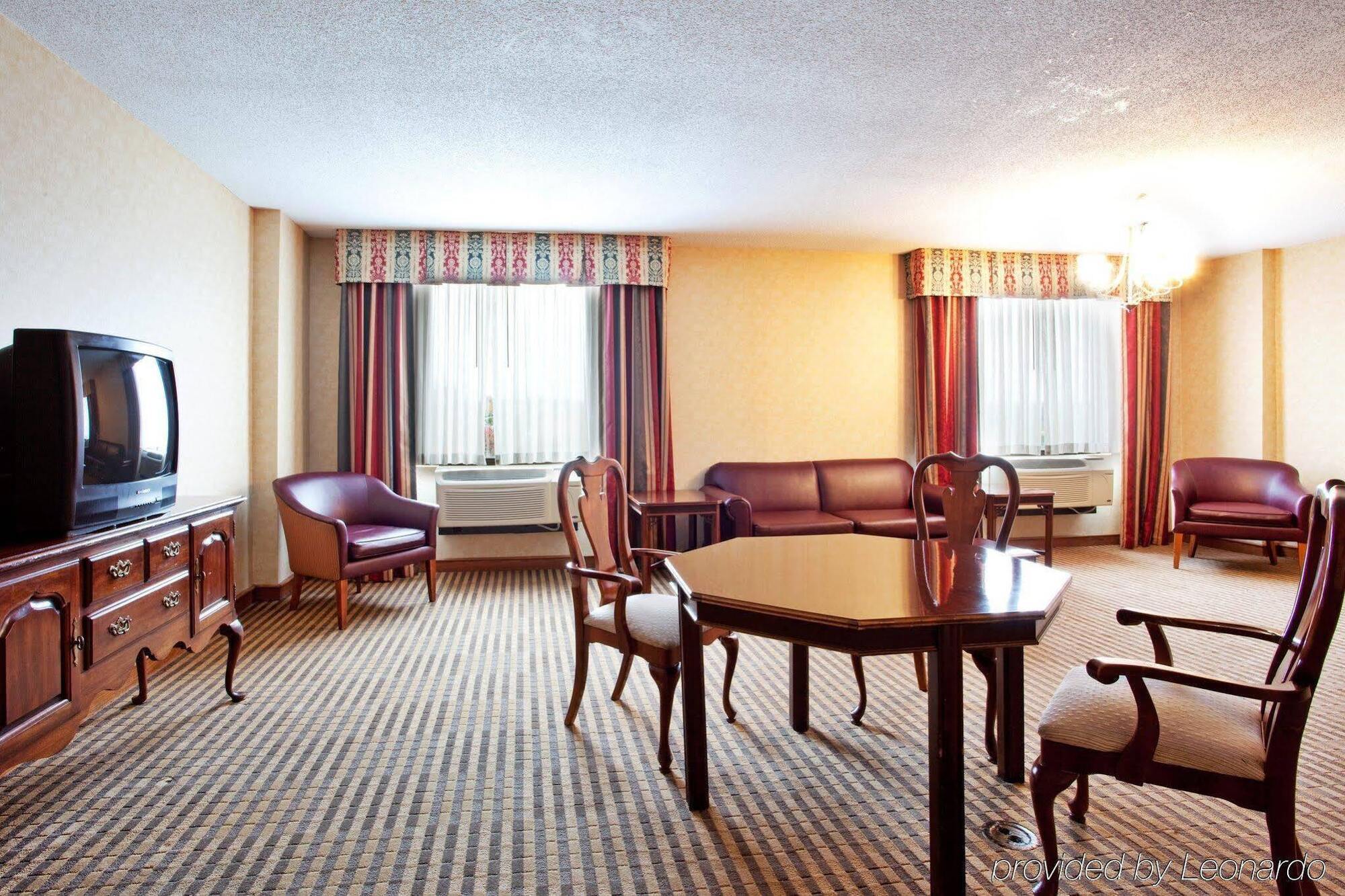 Lynchburg Grand Hotel Buitenkant foto